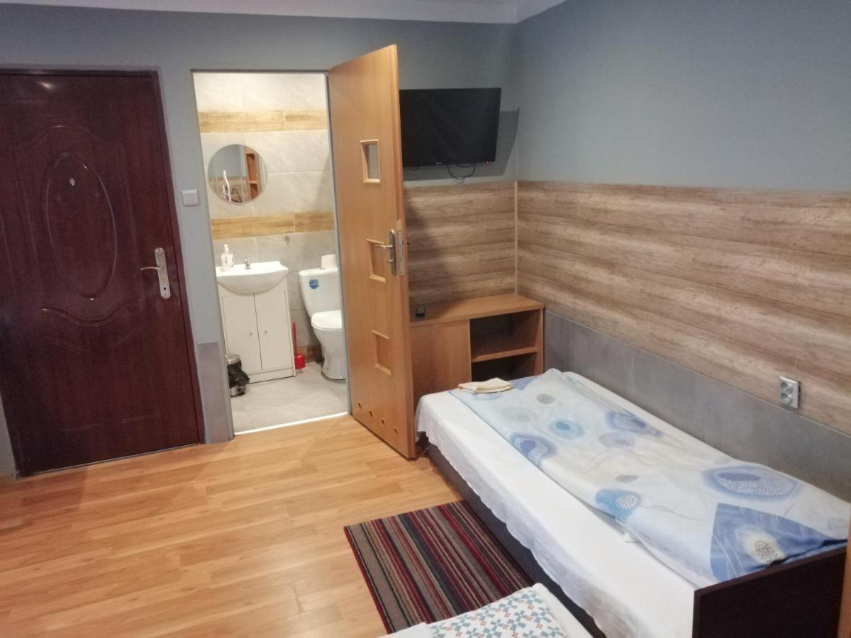 Pokoje Goscinne Polo Częstochowa Buitenkant foto