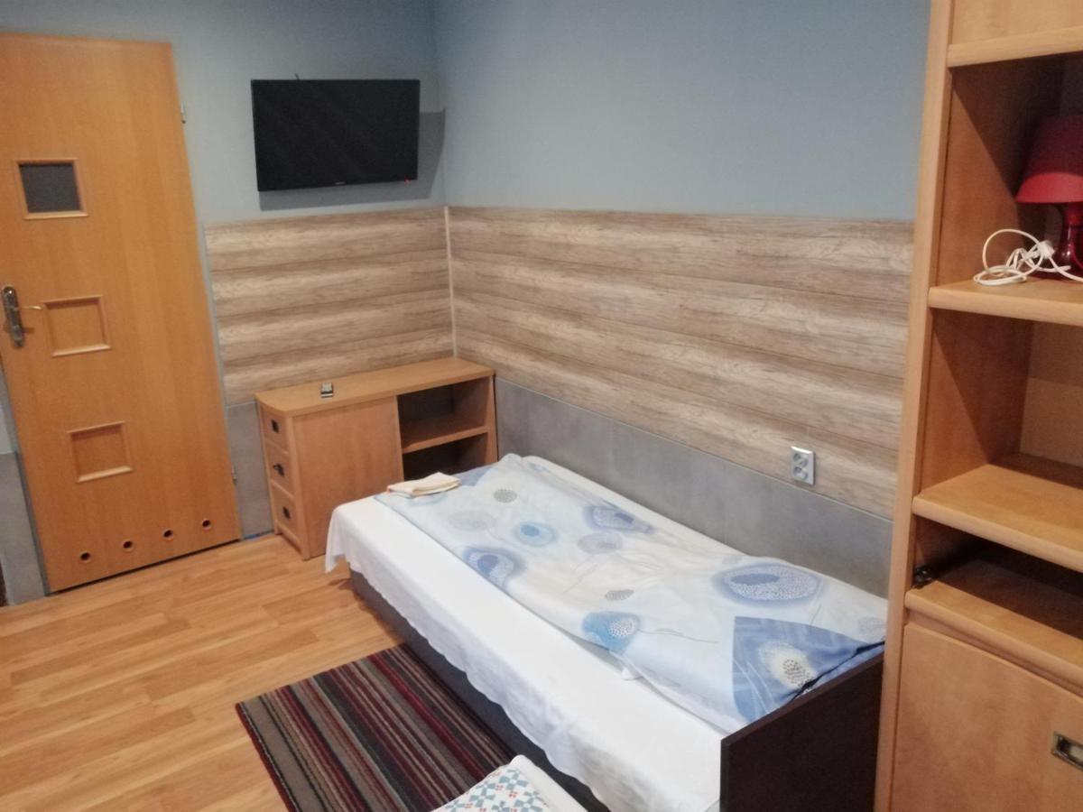 Pokoje Goscinne Polo Częstochowa Buitenkant foto